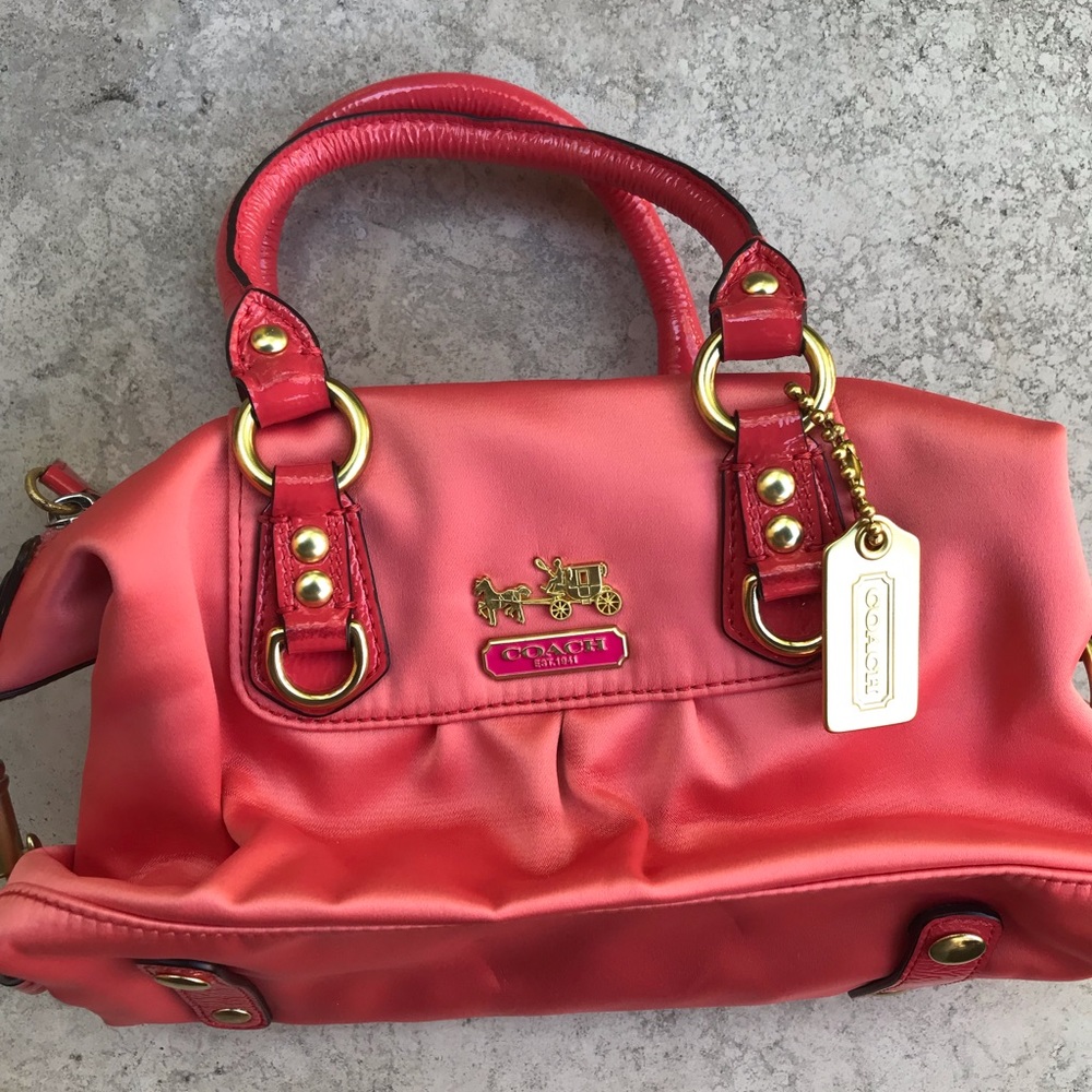 ☀️ NWOT Coach satin Madison mini satchel w strap
